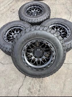 Vendo 4 rines nuevos con llantas usadas en buen estado 265/70R17