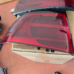 Acura TL 2004-2006 Tail Lights