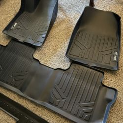  Floor Liners GMC Acadia/ Chevy Traverse / Cadillac XT6