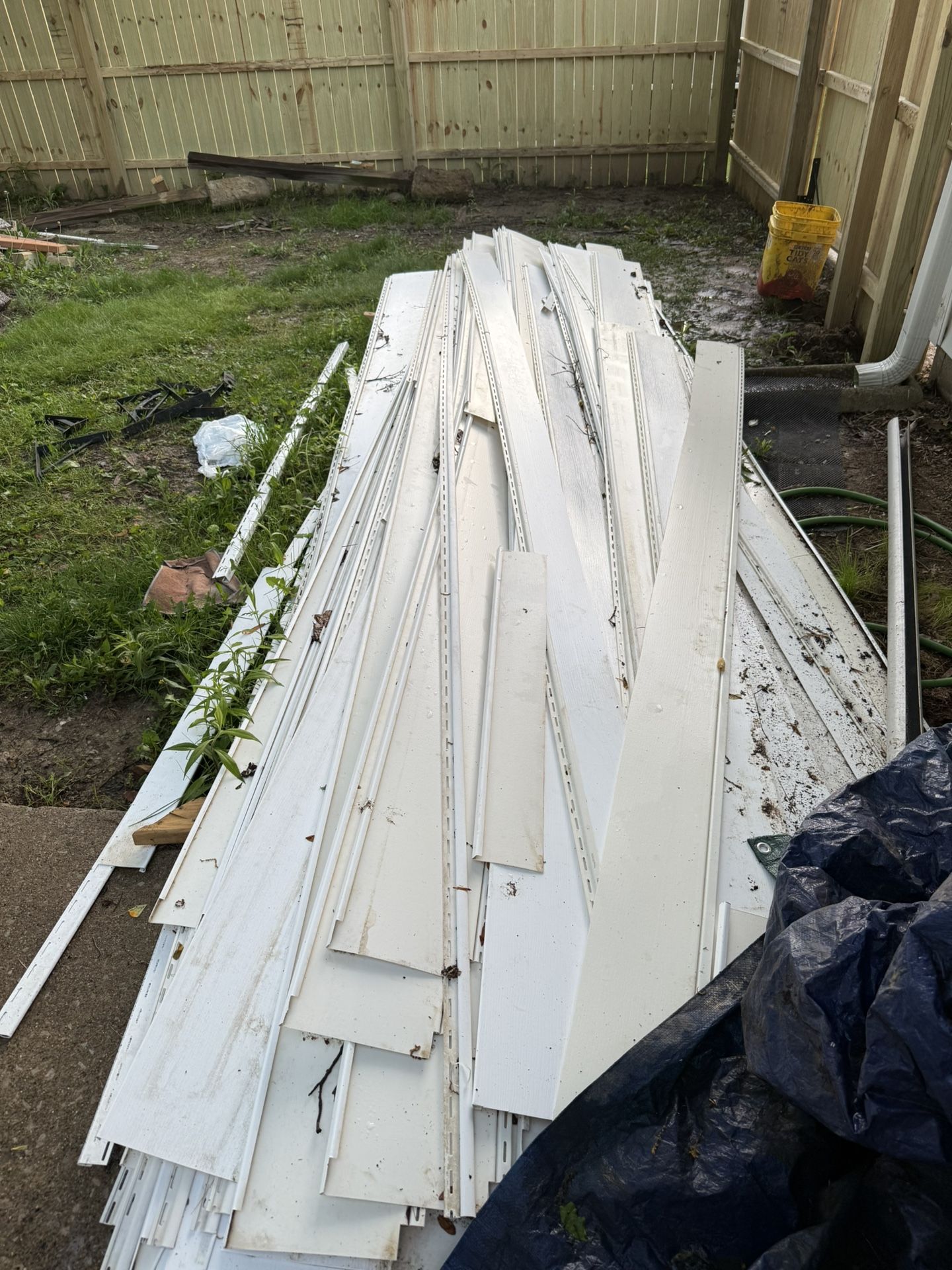 $100 Extra White Siding- 20-30 Sheets At 14’x9” With Off Cuts