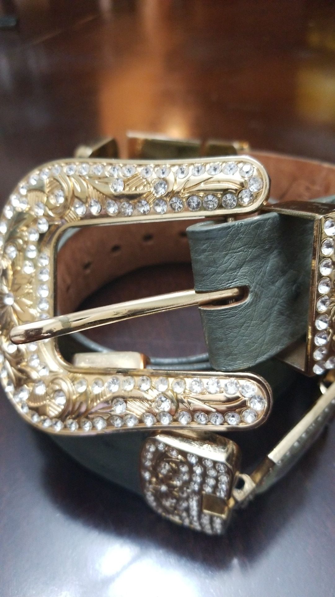 Wild west. Belts. Ostrich. Avestrus.