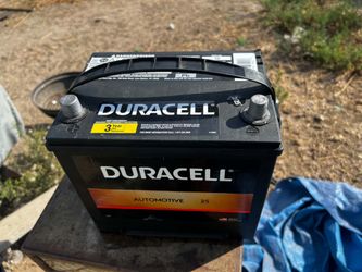 In good working condition 100% charge 100% health group 25 Duracell car battery