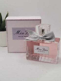 Dior
 
Miss Dior Eau de Parfum

3.4 fl  ⭐️