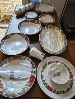 Dinnerware Fine China Holiday Pattern