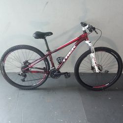 BICYCLE TREK 24 SPEED SIZE 29 BRAND NEW 