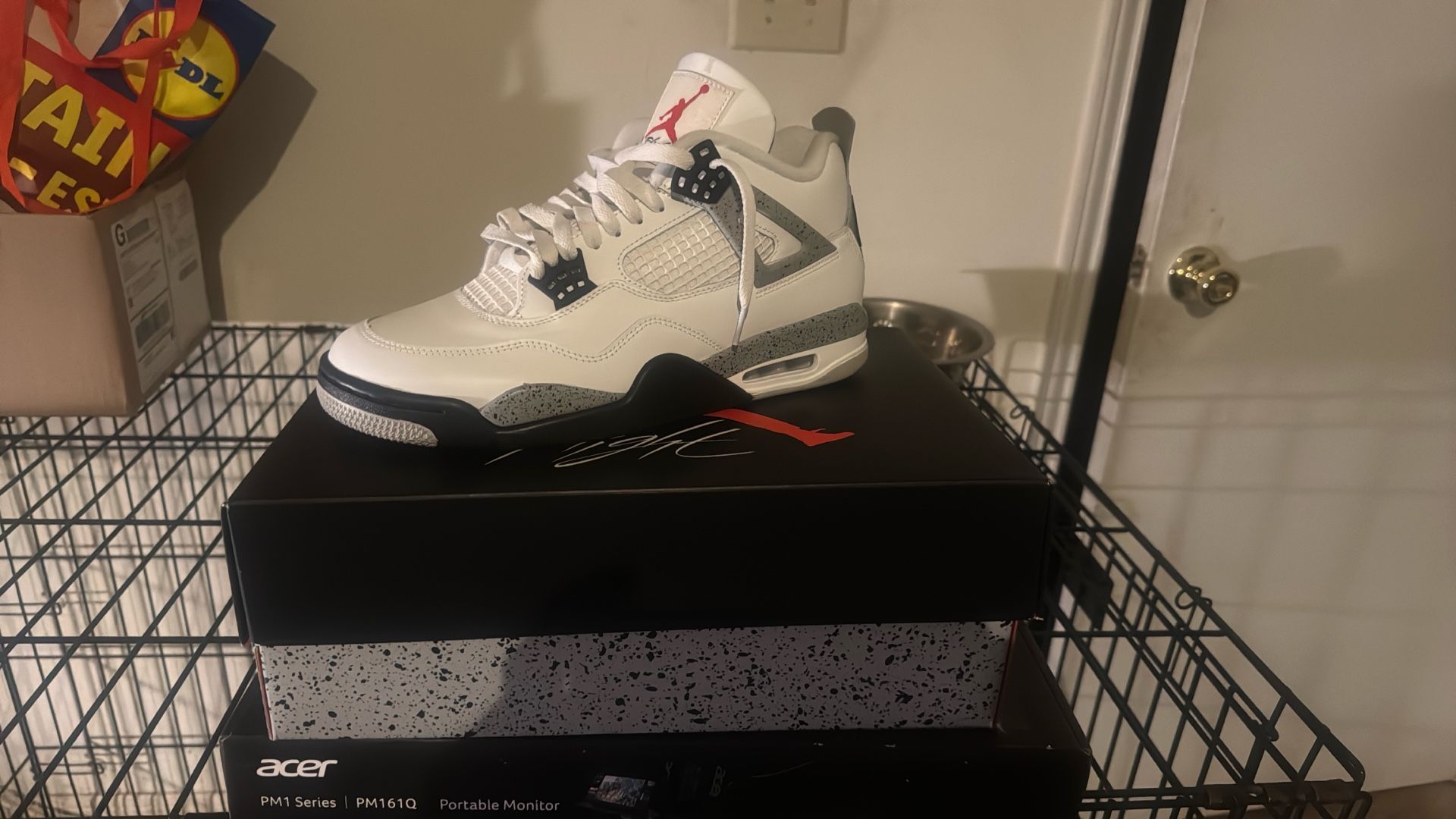 Air Jordan 4 Cements