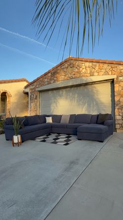 FREE DELIVERY! POTTERY BARN SECTIONAL COUCH SOFA