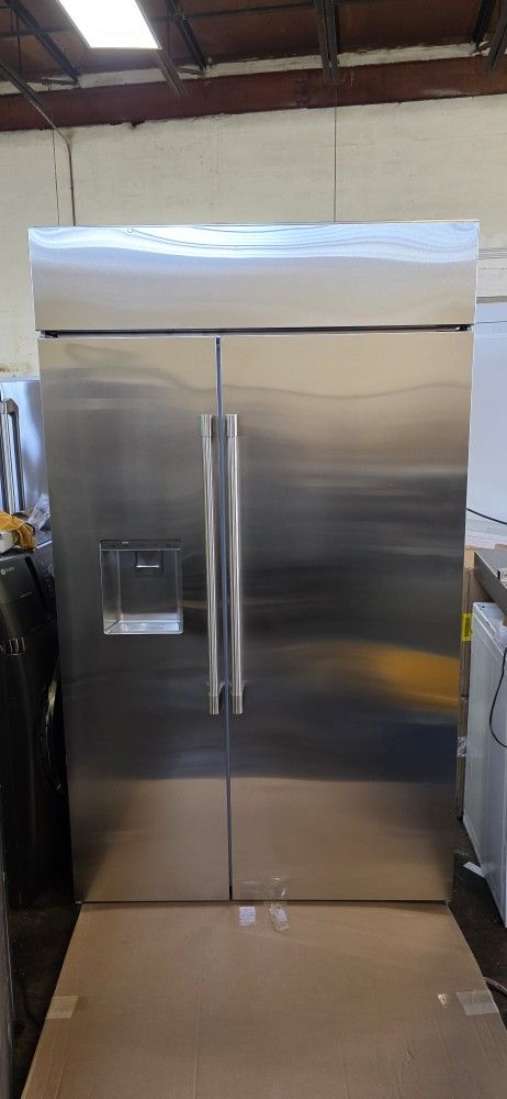 2024 MONOGRAM 48 INCHES REFRIGERATOR BUILT IN STAINLESS STEEL LIKE NEW NOT SCRATCH NOT DENT WORK PERFECTLY