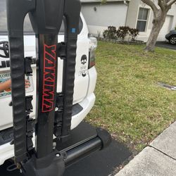 Yakima FullSwing 4-Bike Hitch Rack – Swing-Away Design!