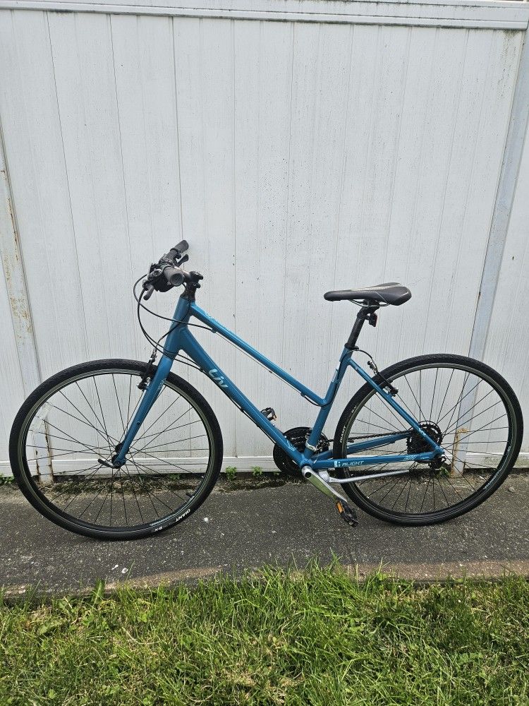 Giant Liv Alight Women's Hybrid Bike