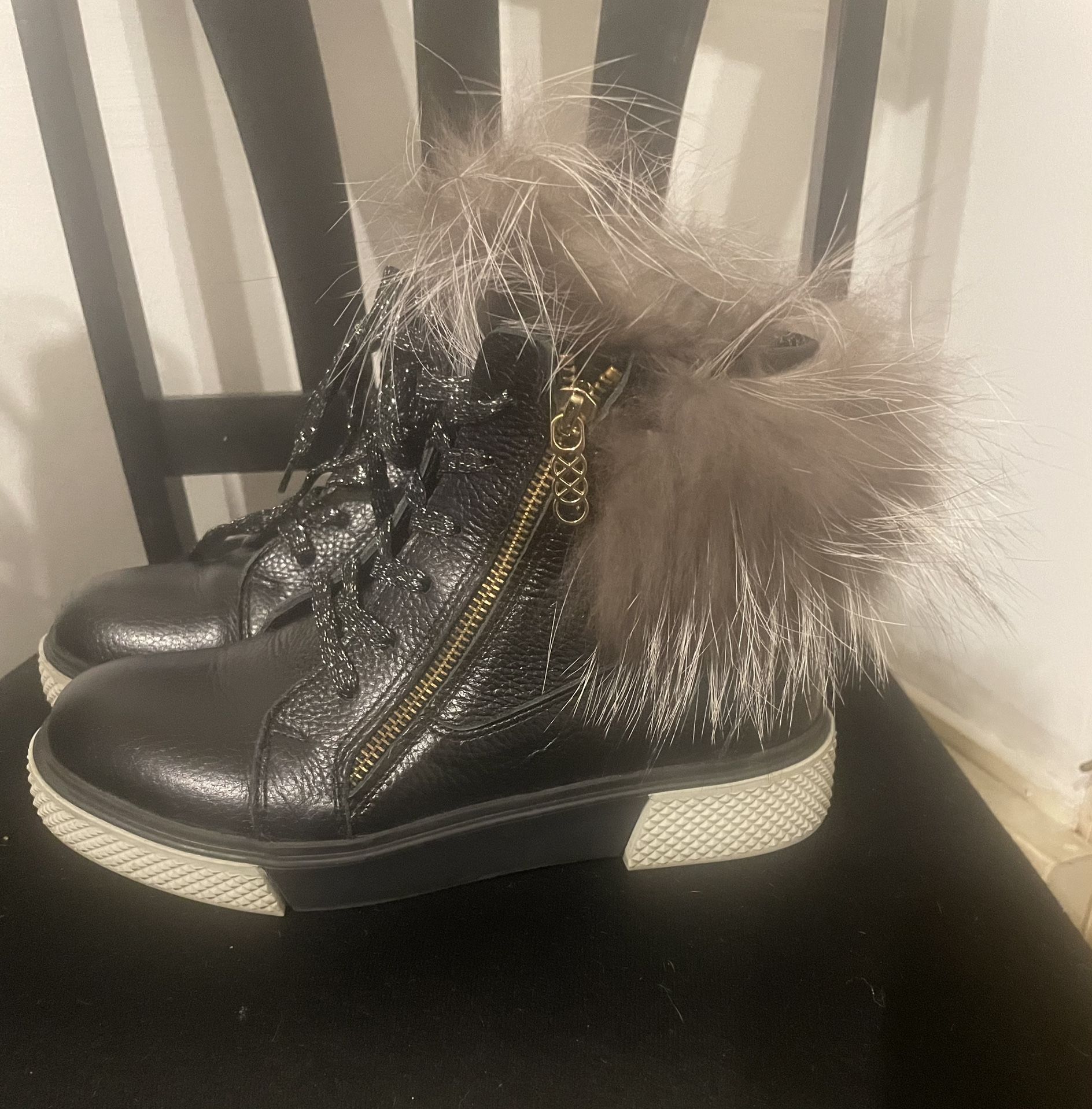 Black Women’s Shoe/boots