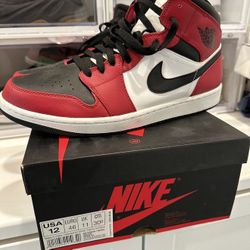 Nike Chicago Mid Black Toe Size 12