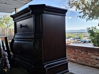King bed and night stands.