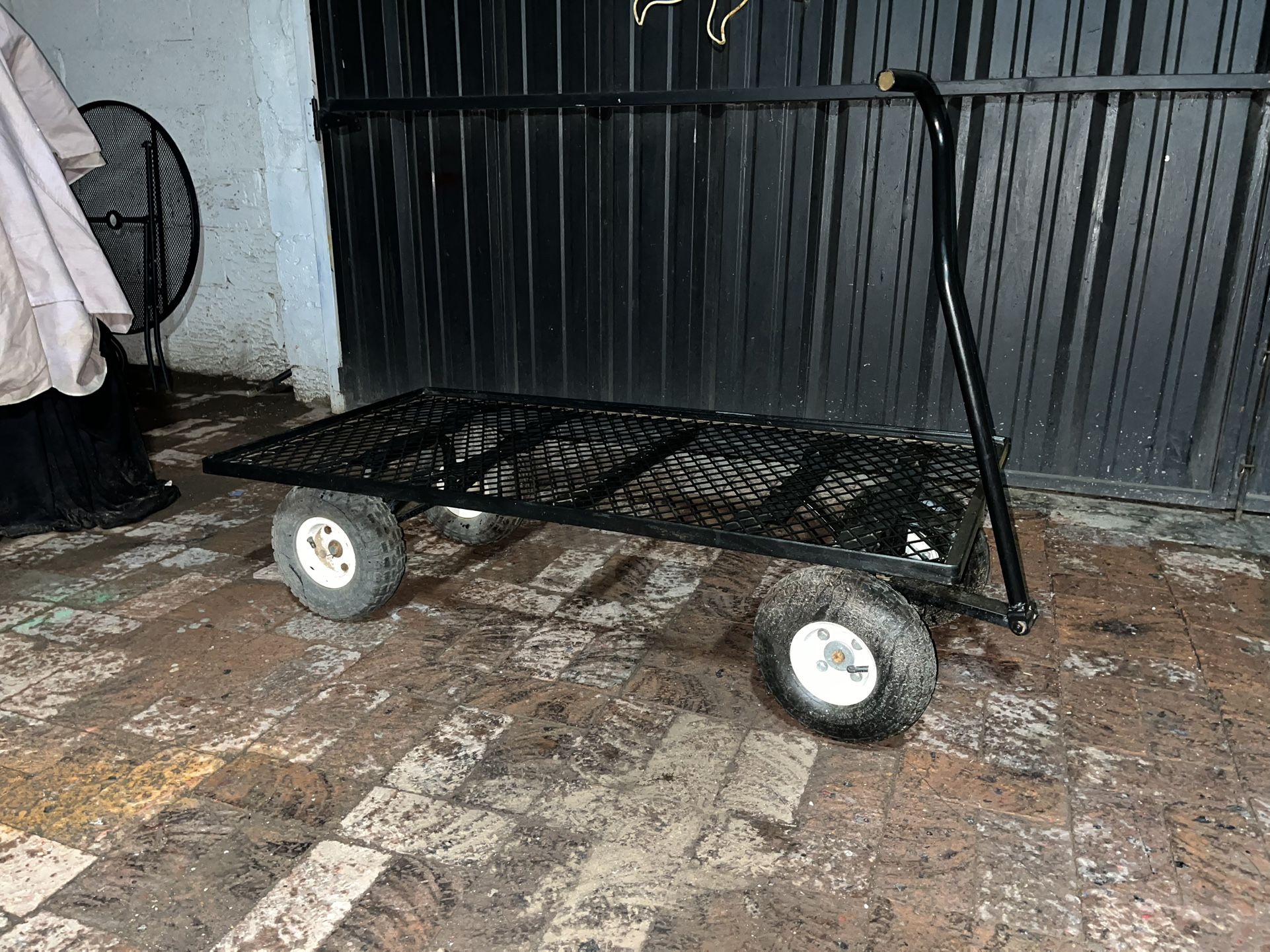 Metal Heavy-duty Wagon w/ Air Type Tires