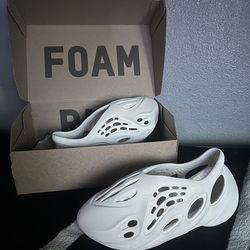 Yeezy Foam Runner