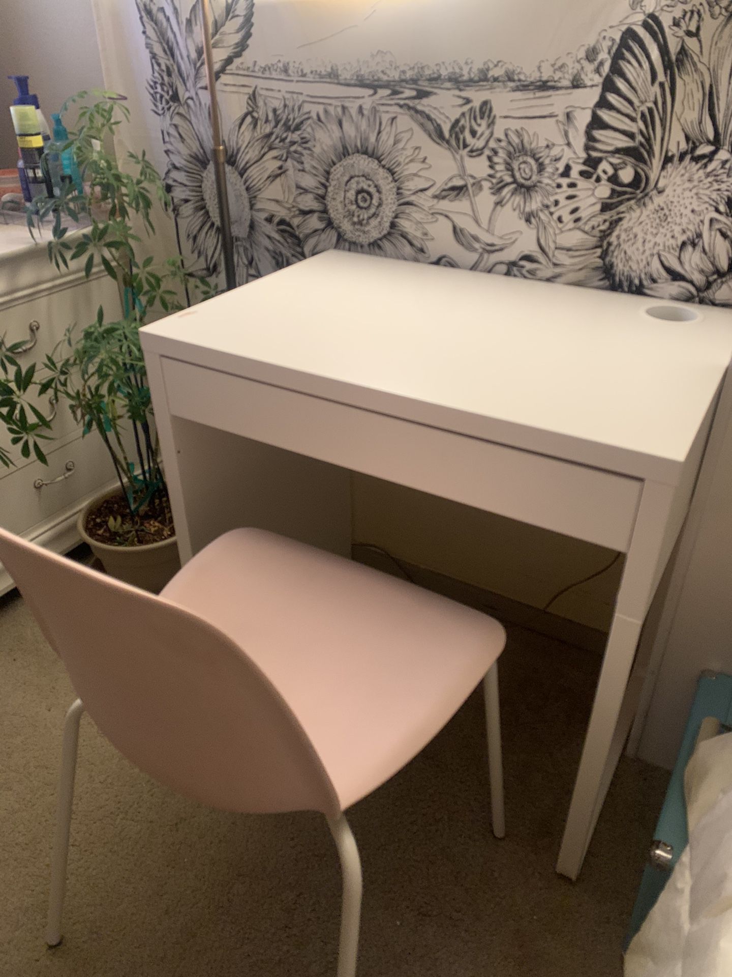 Ikea Micke Desk and Chair