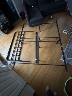 QUEEN Black Metal Bed Frame