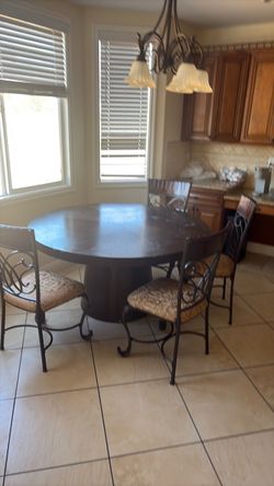 Free dining room table