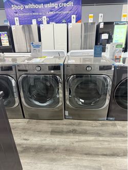 LG - JUMBO 5.2 CU FT EXTRA LARGE CAPACITY FRONT LOAD WASHER & 9.0 CU FT GAS DRYER LAUNDRY PAIR IN GRAPHITE STEEL 😻😻