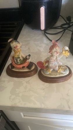clown figurines