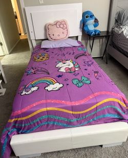 twin size bed
