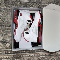 Jordan 5 Retro Fire Red Black Tongue size 10.5 men new