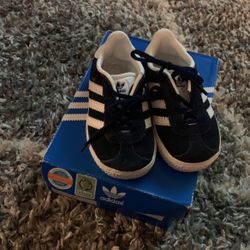 Navy blue Adidas (Gazelle)