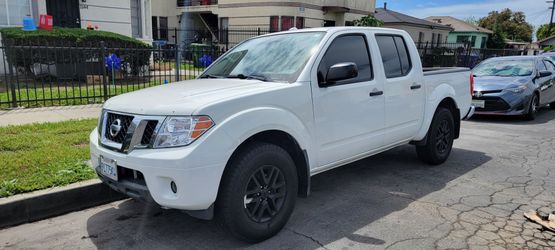 2017 nissan frontier sv