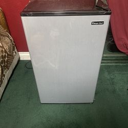 Magic  Chef Mini Fridge