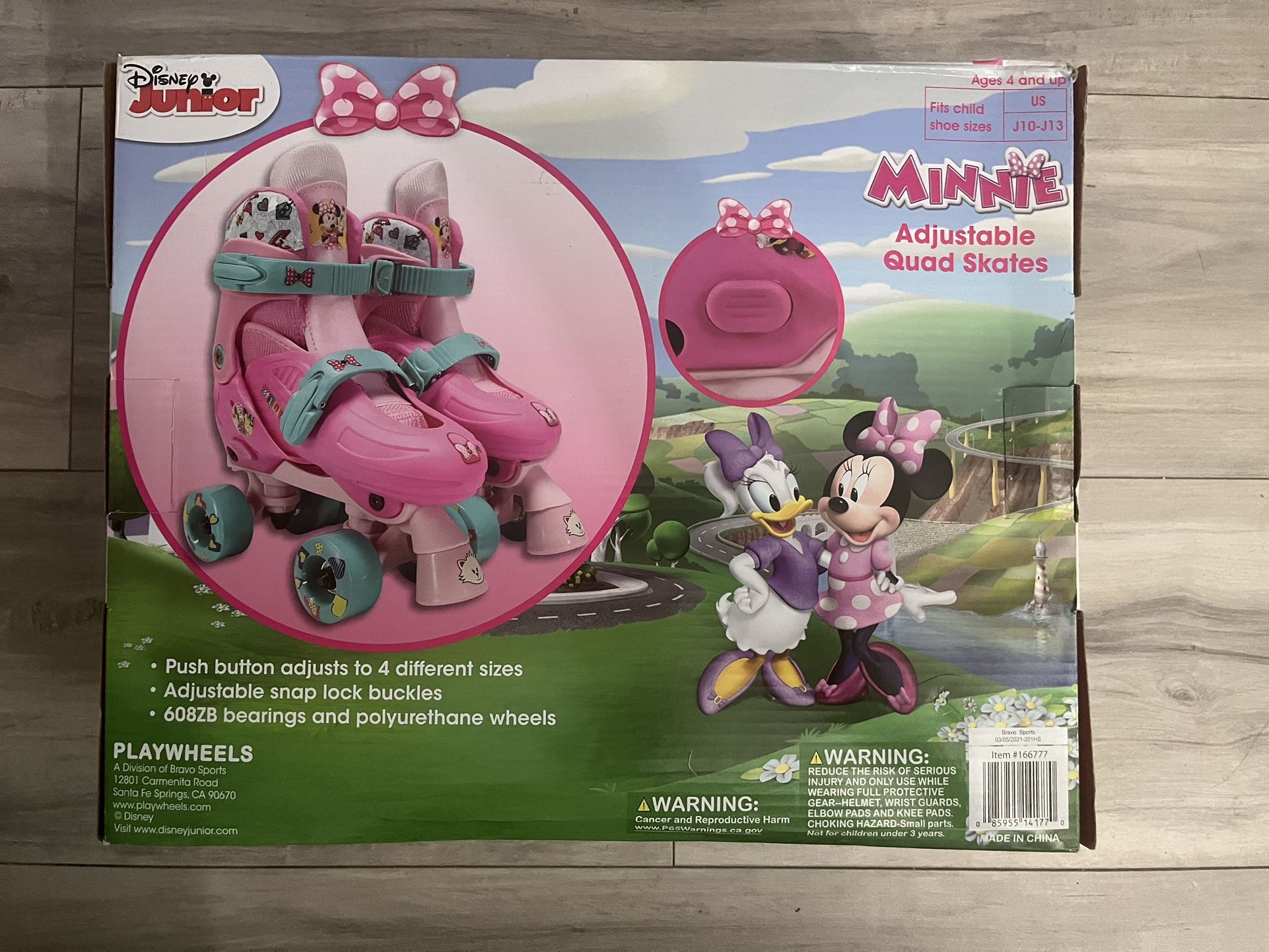 New In box kids Disney Minnie Mouse Quad Roller Skates Adjustable