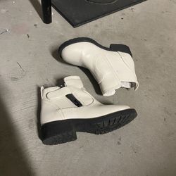 White leather boots for toddlers 