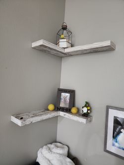 Floating shelves