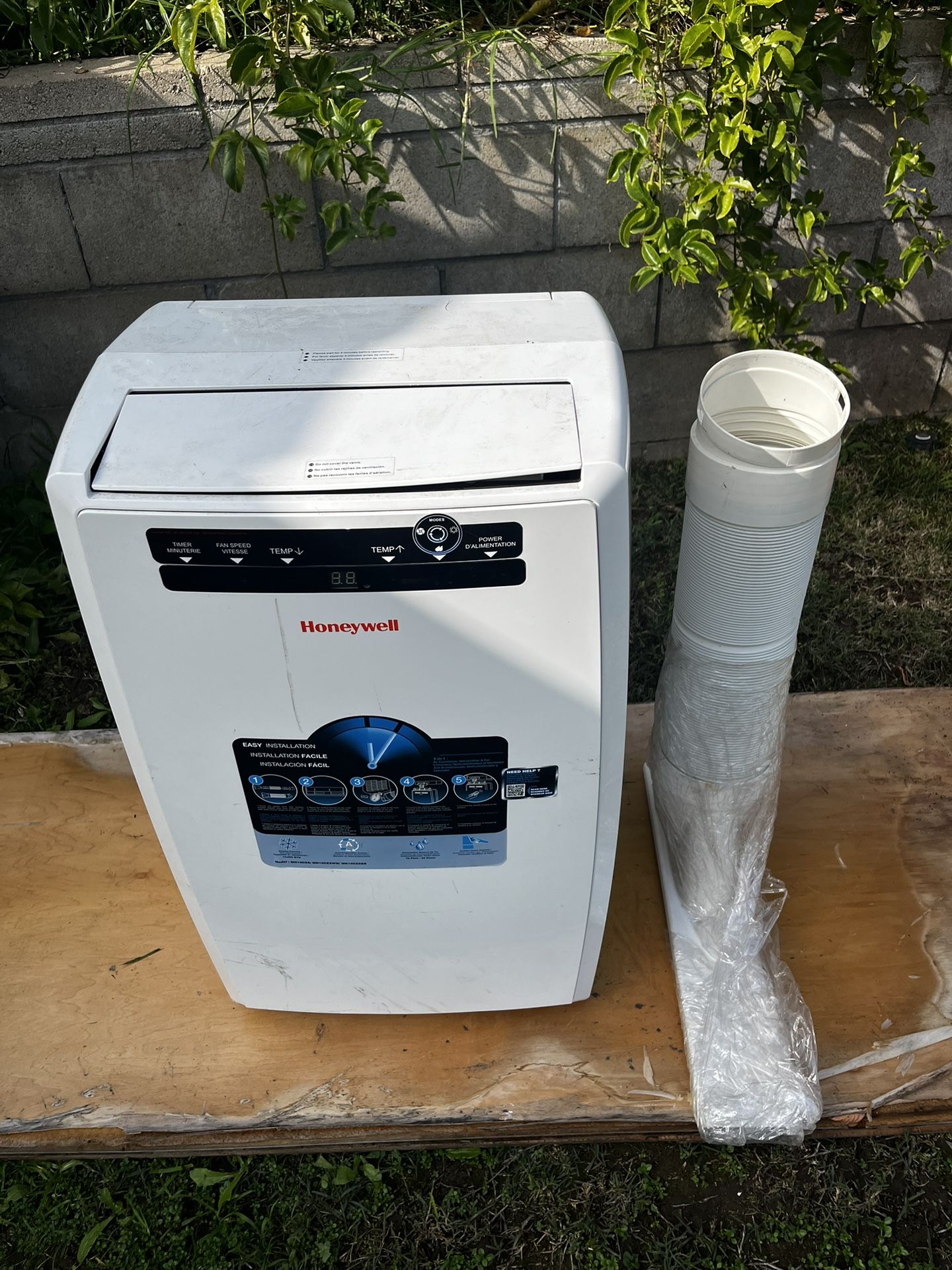 Honeywell 10,000 BTU Portable Air Conditioner, Dehumidifier and Fan - White, MN10CESWW