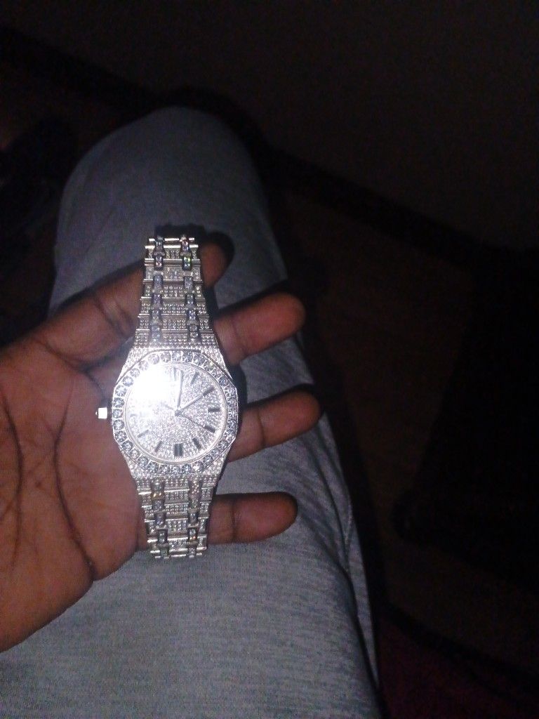 Nickel Plated Jewelry. Sterling Silver Diamond Cluttered Watch.