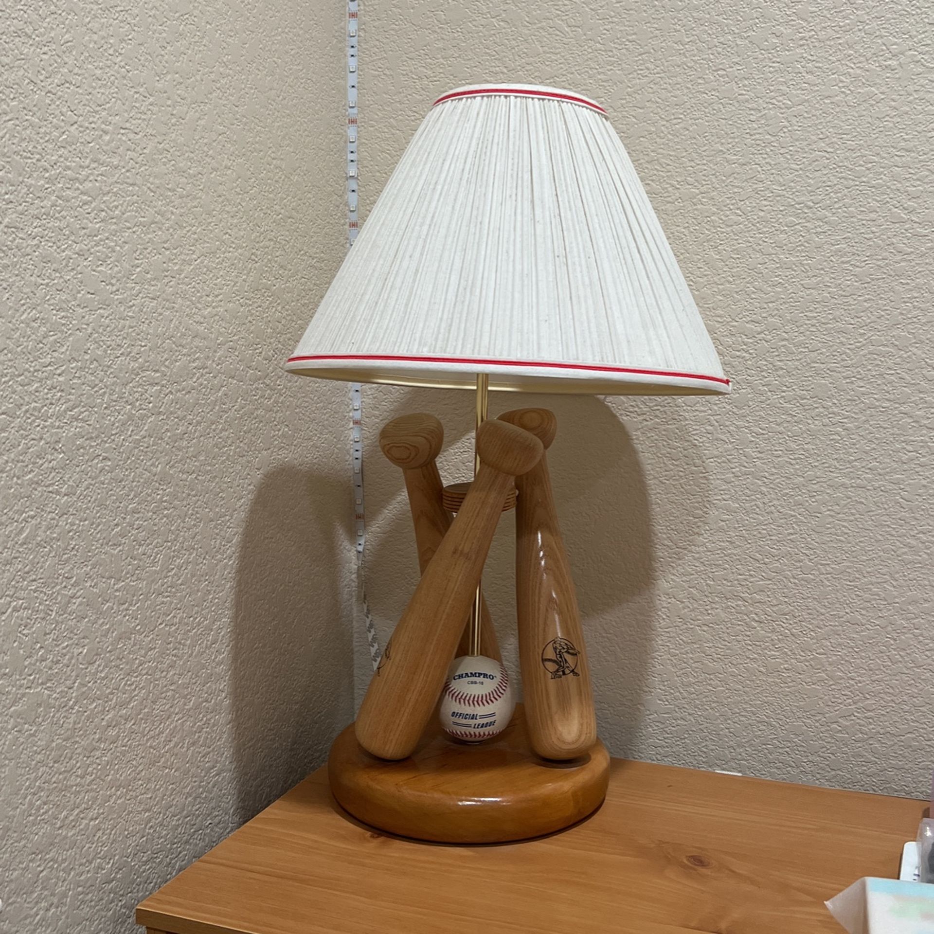 Vintage / Baseball Triple Bat Lamp