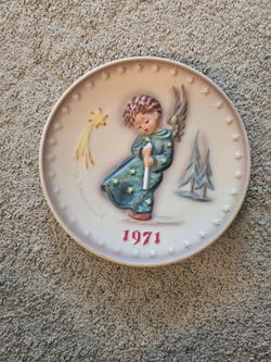Hummel Plate - 1971 - 1st Edition