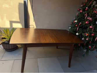 Modern Expandable dining table