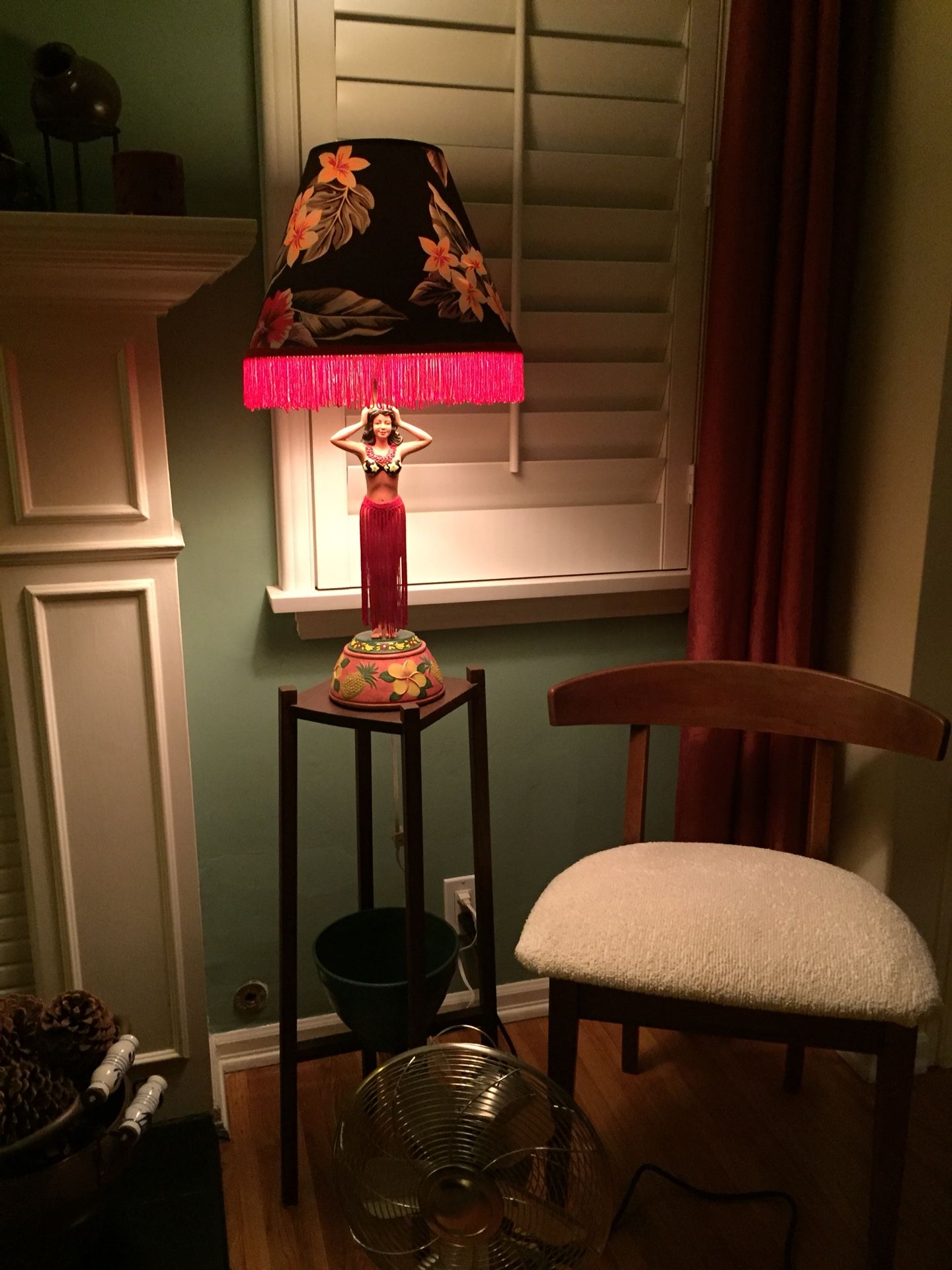 Hawaiian Hula Girl Lamp