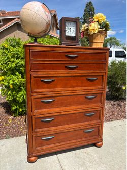 Modern 5 Drawer Wood Dresser Chest of Drawers Furniture Good Condition