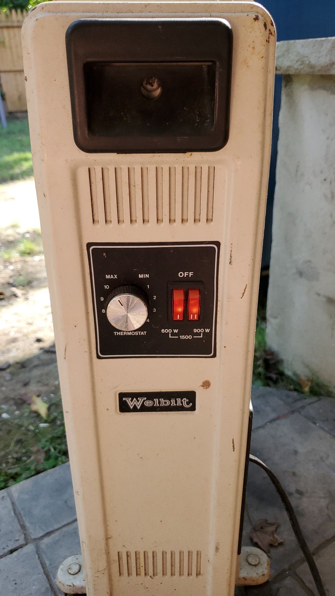 WELBILT oil filled radiator style heater(model RW 800) View Item in Catalog