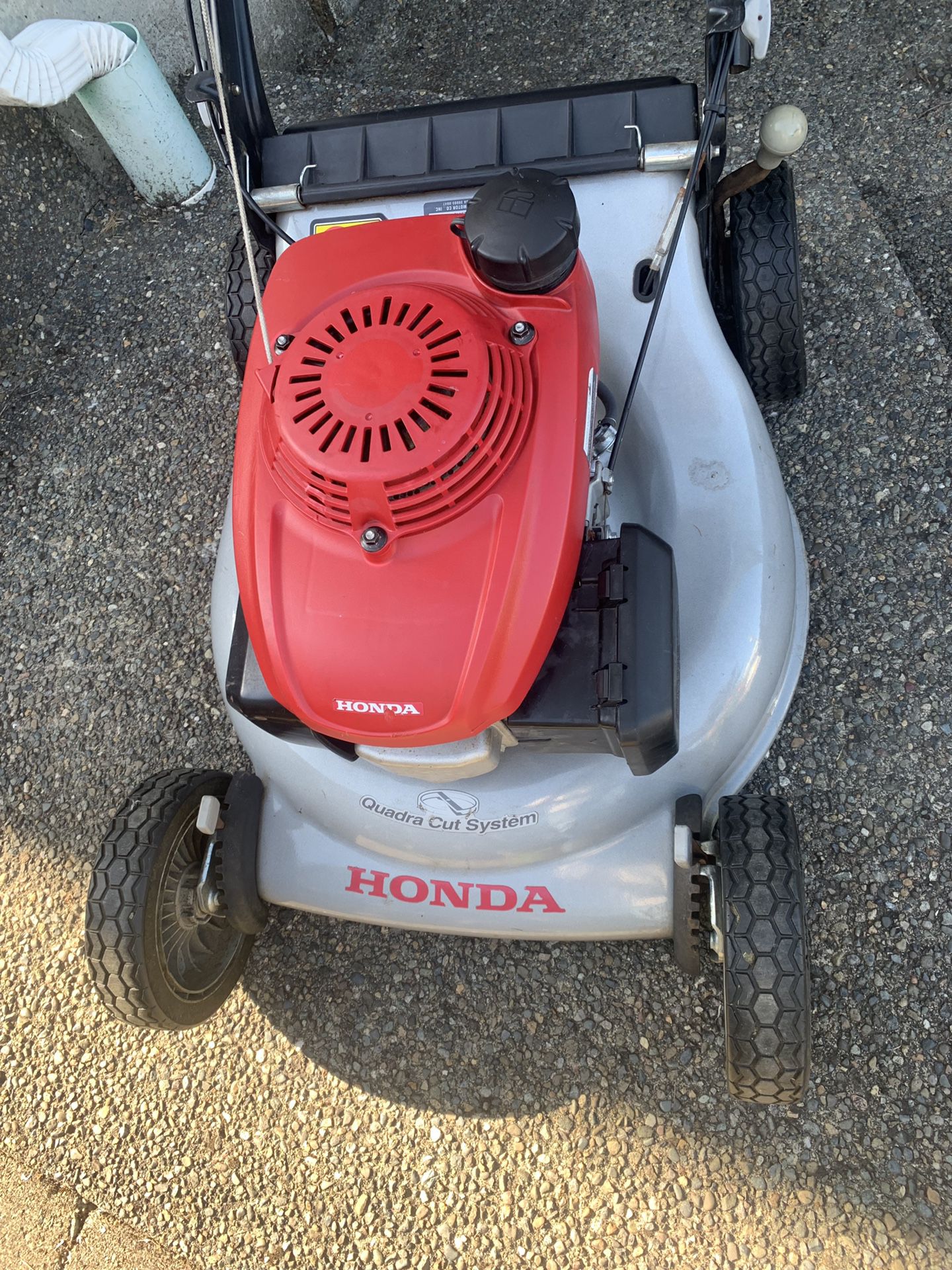 Honda HRR216 lawn mower