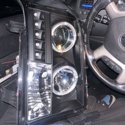 Toyota Tundra Headlights 