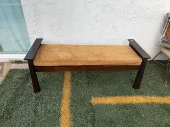 Cushioned bench