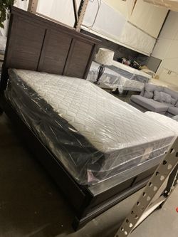 QUEEN BED