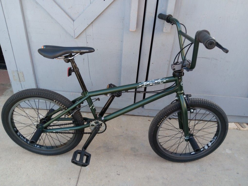 BMX. REDLINE. 20"tires