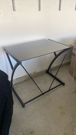 Glass desk 25$
