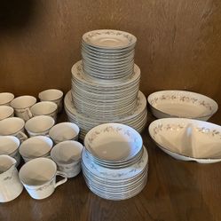 Noritake Lillian - Pattern 6662 - 62 Pieces