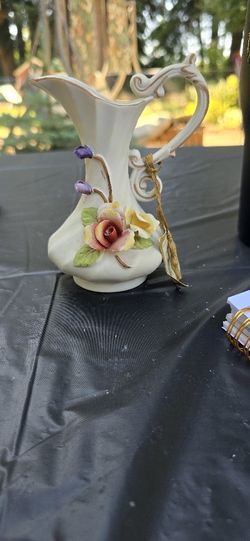 Capodimonte-style porcelain pitcher vase