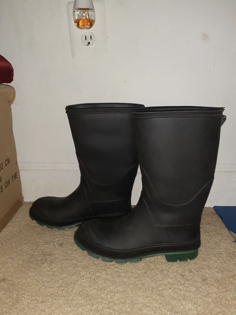 Women's rubber boots size 6