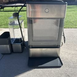 GE Nugget Ice Machine 